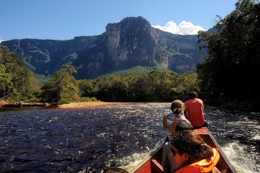 Descubre Canaima – Un Paraíso Natural en Venezuela